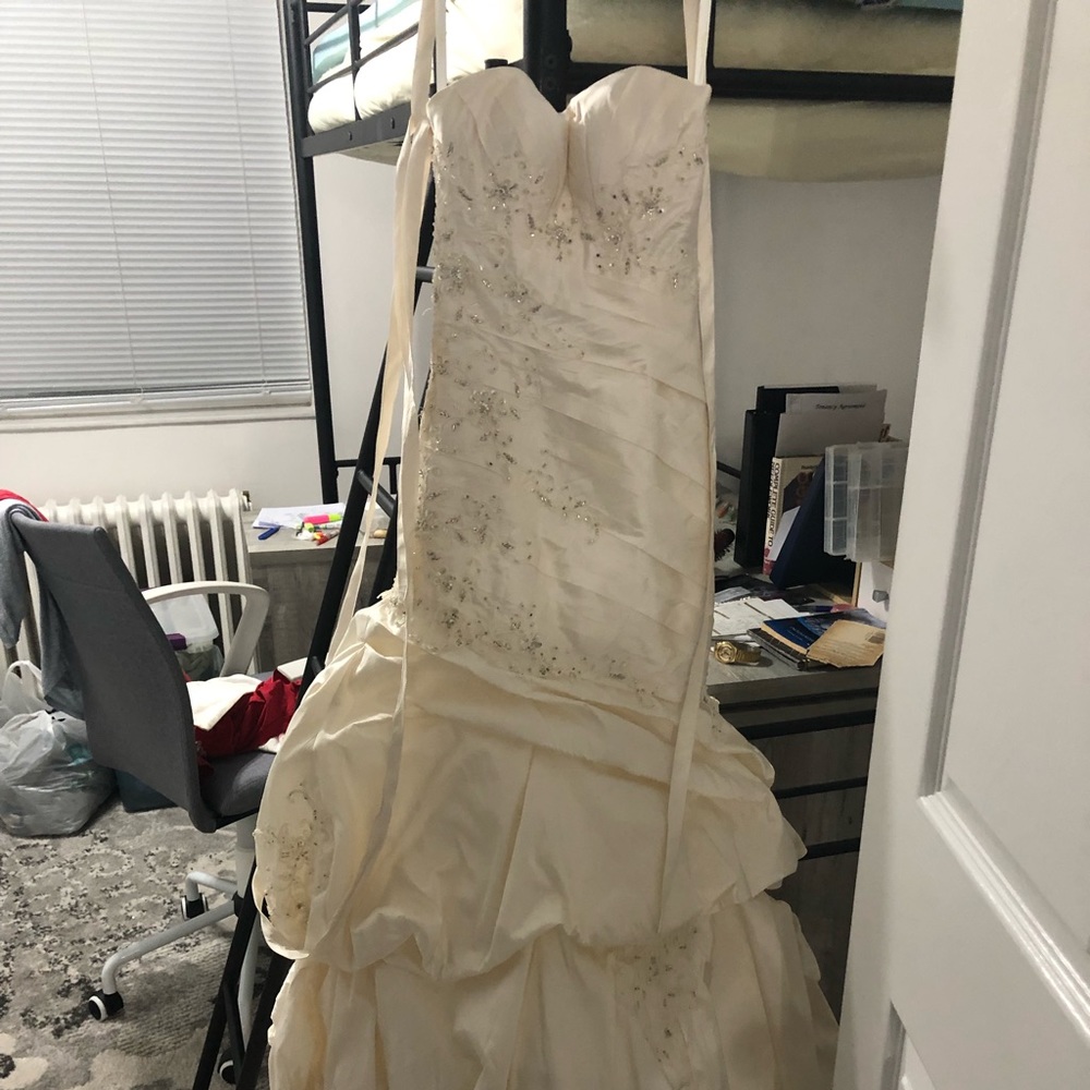 Mermaid silhouette silk taffeta wedding gown